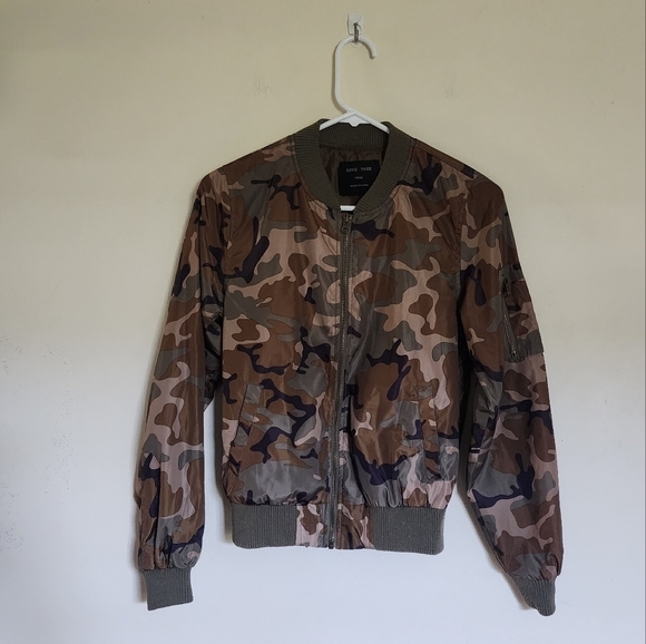 Love Tree Camo Bomber Jacket size Small - Picture 1 of 5